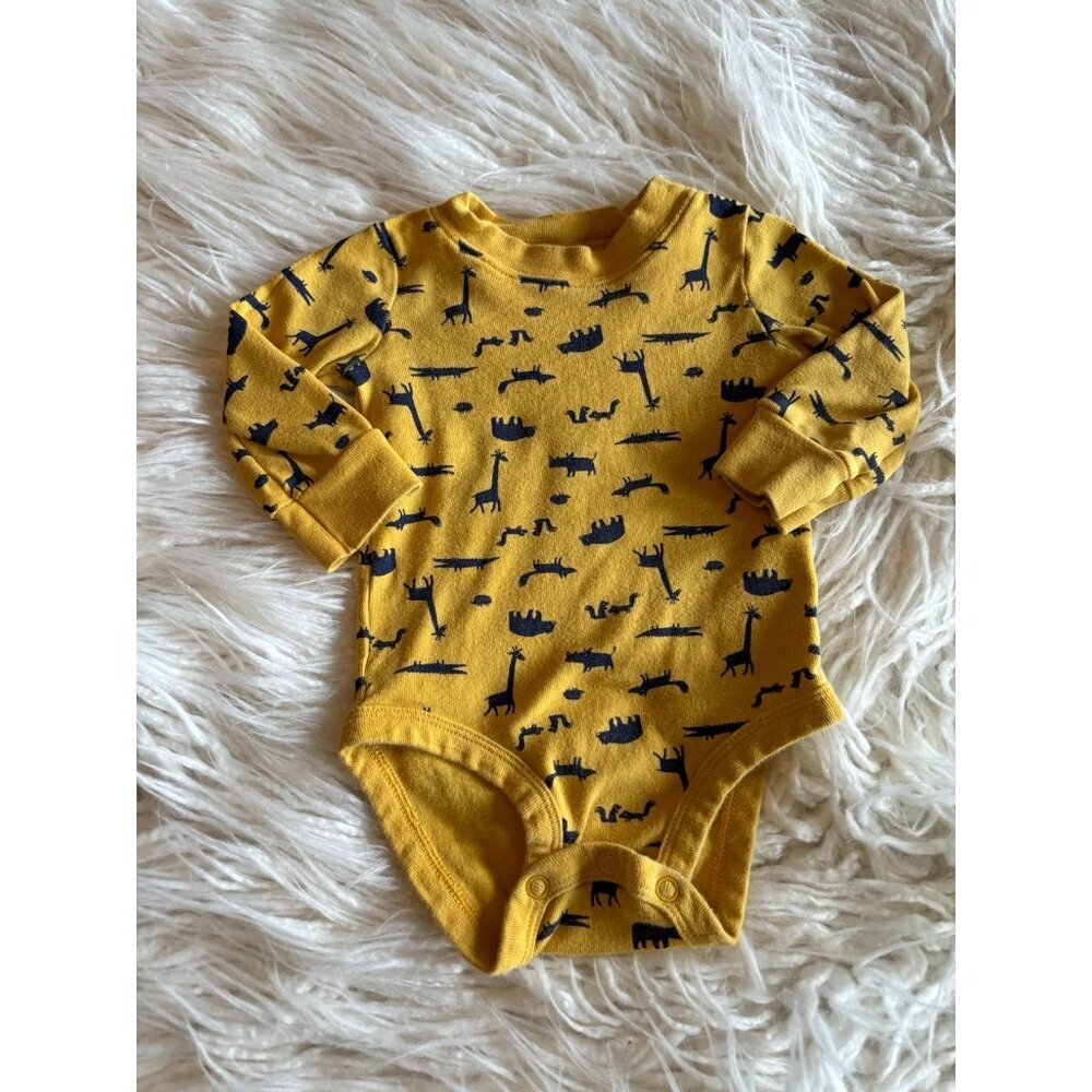 💛10/$13 or 5/$7- 6 month carters Onesie